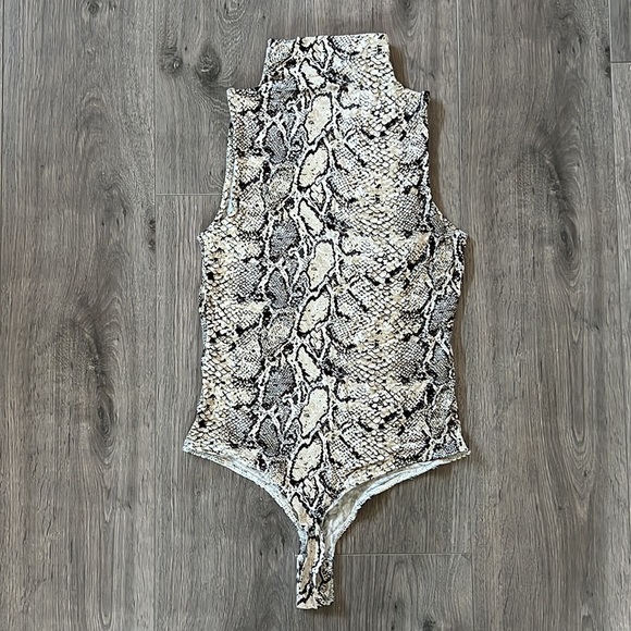 Dynamite Bodysuit womens small - Picture 2 of 4